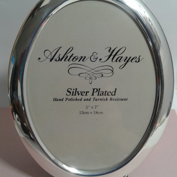 Silverplated 5 x 7 Ashton & Hayes Oval Picture Frame silver standing or wall NWO - Picture 4 of 9